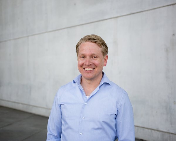 Porträtfoto von Dr. Christoph Hardt